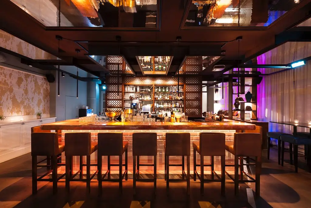 Das Weisse Schaf and Das Schwarze Schaf