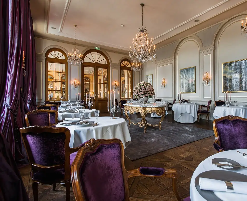 Cheval Blanc by Peter Knogel